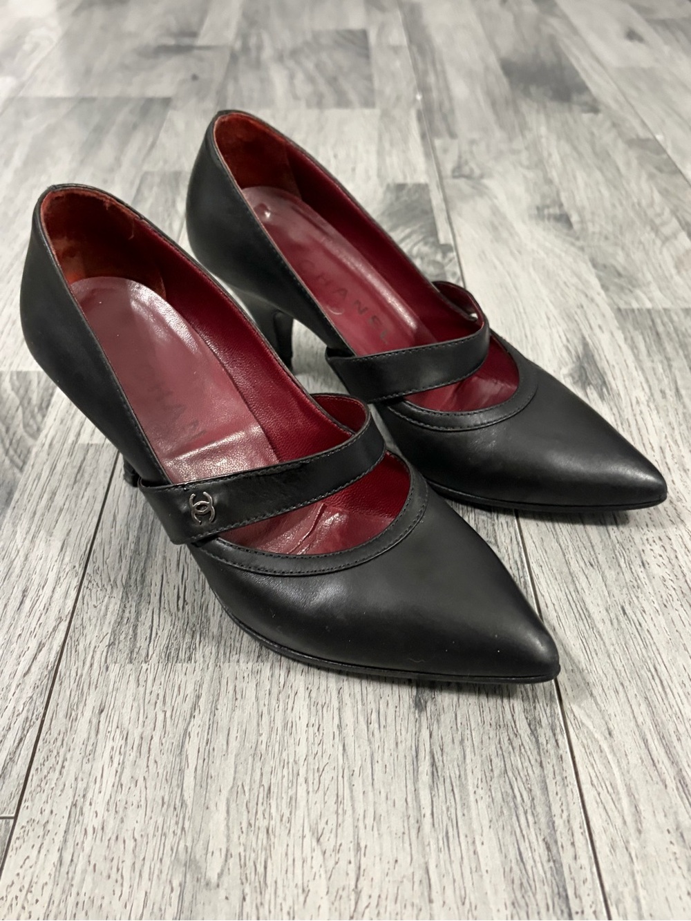 Black Leather Pointed-Toe Mary Jane Heels - Picture 2 of 8
